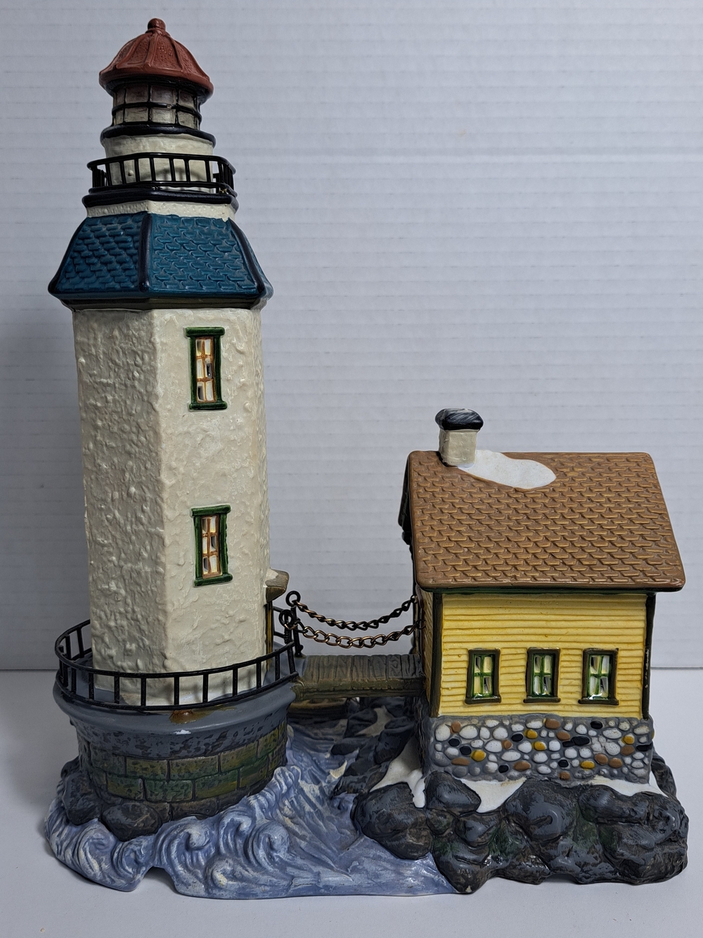 Santa's Workbench Knightbridge Porcelain Lighthouse 2003 No Box or Lights